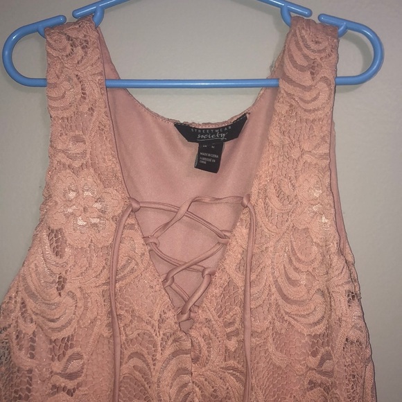 Pink lace bodycon dress - Picture 2 of 3